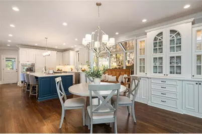 910 Curlew Court, Sandy Springs, GA 30327 - Photo 4