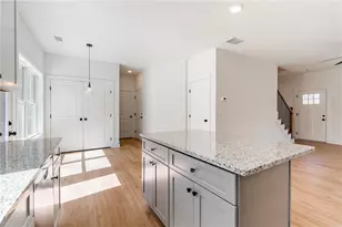 7603 Beachwood Dr, Murrayville, GA 30564 - Photo 14