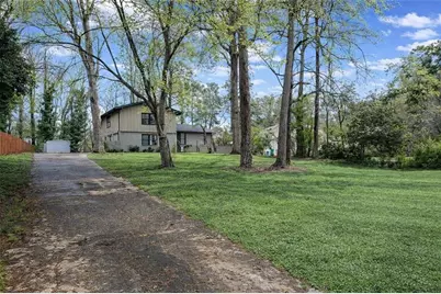 957 Rowland Road, Stone Mountain, GA 30083 - Photo 2