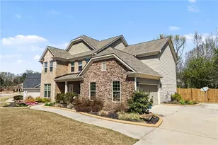 165 Calverton Ln, Tyrone, GA 30290 - Photo 2