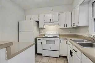 3470 Silver Maple Dr, Duluth, GA 30096 - Photo 4