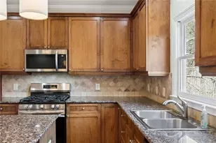 2165 Parkview Run, Atlanta, GA 30318 - Photo 14