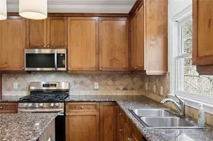 2165 Parkview Run, Atlanta, GA 30318 - Photo 12