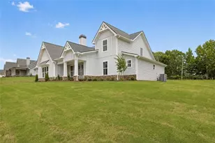 77 Maney Dr, Statham, GA 30666 - Photo 2