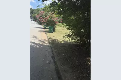 398 Prince Of Wales, Stone Mountain, GA 30083 - Photo 10