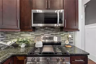 198 Hawthorn Cir NE, Atlanta, GA 30317 - Photo 18