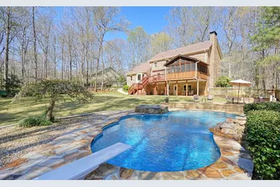 235 Oak Leaf Circle, Roswell, GA 30075 - Photo 4