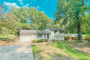 3749 Pin Oak Cir, Doraville, GA 30340 - Photo 2