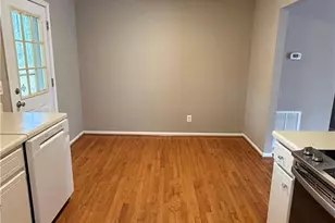 8910 Bridgewater Dr, Gainesville, GA 30506 - Photo 8