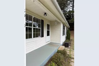 8910 Bridgewater Drive, Gainesville, GA 30506 - Photo 2