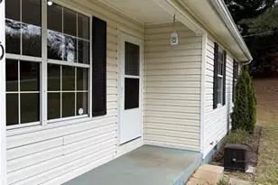 8910 Bridgewater Dr, Gainesville, GA 30506 - Photo 2