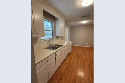 8910 Bridgewater Drive, Gainesville, GA 30506 - Photo 4