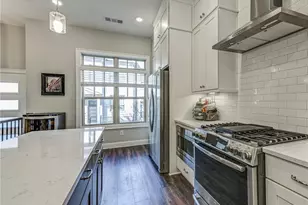 4321 Parkside Pl, Atlanta, GA 30342 - Photo 10