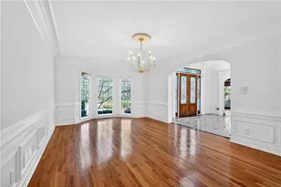 1090 Abingdon Ln, Alpharetta, GA 30022 - Photo 10