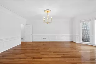 1090 Abingdon Ln, Alpharetta, GA 30022 - Photo 12