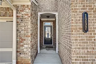 1237 Foxcroft Ln E, Cumming, GA 30041 - Photo 4