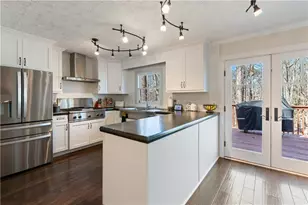 3828 Memorial Pkwy NW, Kennesaw, GA 30152 - Photo 6