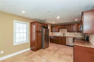 325 Longview Rd, Fayetteville, GA 30214 - Photo 4