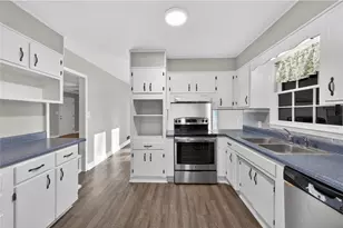 4031 Chestnut Dr, Flowery Branch, GA 30542 - Photo 10