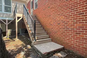 656 Timm Valley Rd NE, Atlanta, GA 30305 - Photo 18