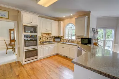 4020 Royal Pennon Court NW, Peachtree Corners, GA 30092 - Photo 10