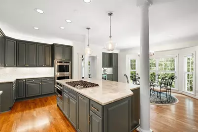 345 W Berwicke Common NE, Atlanta, GA 30342 - Photo 4