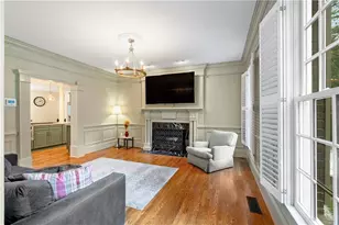 345 W Berwicke Common NE, Atlanta, GA 30342 - Photo 8