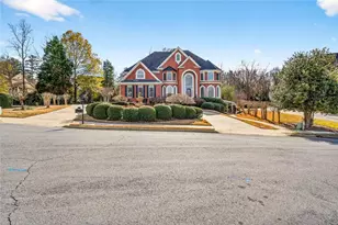 235 Summerhouse Ln, Sandy Springs, GA 30350 - Photo 52