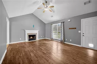 910 Ivy Hills Cir, Mount Airy, GA 30563 - Photo 8