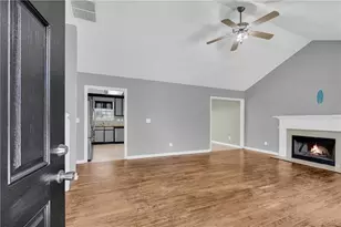 910 Ivy Hills Cir, Mount Airy, GA 30563 - Photo 4