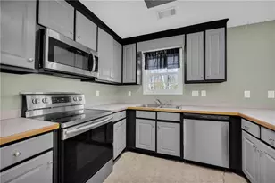 910 Ivy Hills Cir, Mount Airy, GA 30563 - Photo 6