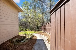 3926 Thompson Lake Dr, Buford, GA 30519 - Photo 86