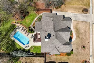 3926 Thompson Lake Dr, Buford, GA 30519 - Photo 2