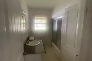 106 E Derenne Ave, Savannah, GA 31405 - Photo 18