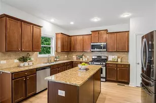325 Cranbrooke Cir, Suwanee, GA 30024 - Photo 14