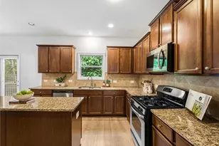 325 Cranbrooke Cir, Suwanee, GA 30024 - Photo 10