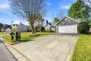 2523 Barndale Dr, Lawrenceville, GA 30044 - Photo 2