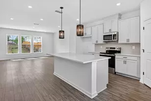 2825 Rosehall Way, Lawrenceville, GA 30044 - Photo 4