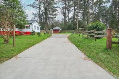 1105 Lakeshore Drive, Jonesboro, GA 30236 - Photo 4