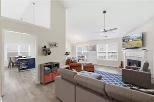 1372 Summer Hill Ct, Sugar Hill, GA 30518 - Photo 6