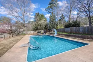 866 Foxfire Dr, Lawrenceville, GA 30044 - Photo 2