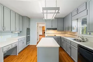 300 Millbrook Farm Ct, Marietta, GA 30068 - Photo 6