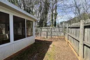 2925 Camelot Woods Dr, Lawrenceville, GA 30044 - Photo 44