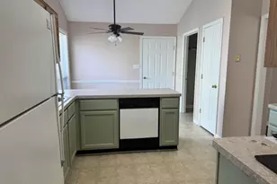 2925 Camelot Woods Dr, Lawrenceville, GA 30044 - Photo 10