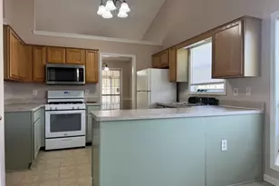 2925 Camelot Woods Dr, Lawrenceville, GA 30044 - Photo 12