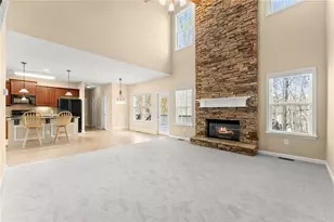 1000 Island Bluff Ln, Buford, GA 30518 - Photo 4