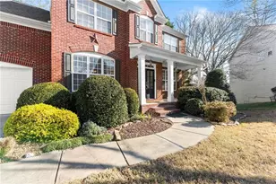 1000 Island Bluff Ln, Buford, GA 30518 - Photo 10