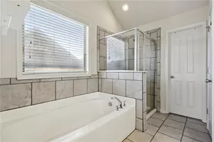 7395 Glisten Ave, Atlanta, GA 30328 - Photo 14