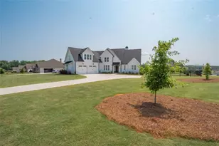 208 Township Dr, Senoia, GA 30276 - Photo 2