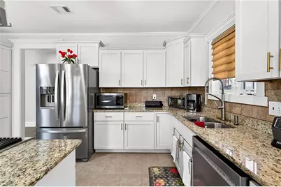 1037 Lyndhurst Way SE, Conyers, GA 30013 - Photo 6